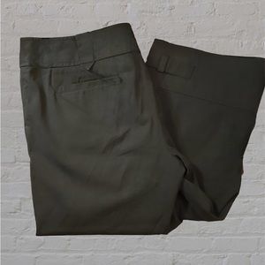 LOFT black Capris